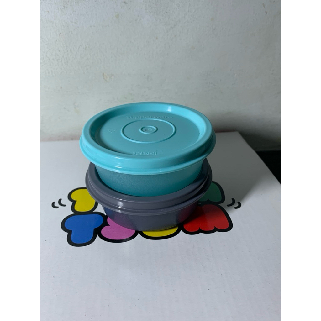 small round tupperware