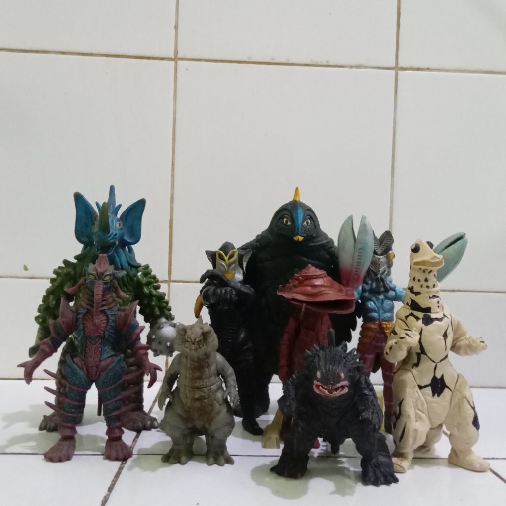 Figure Monster Kaiju Ultraman Original Bandai