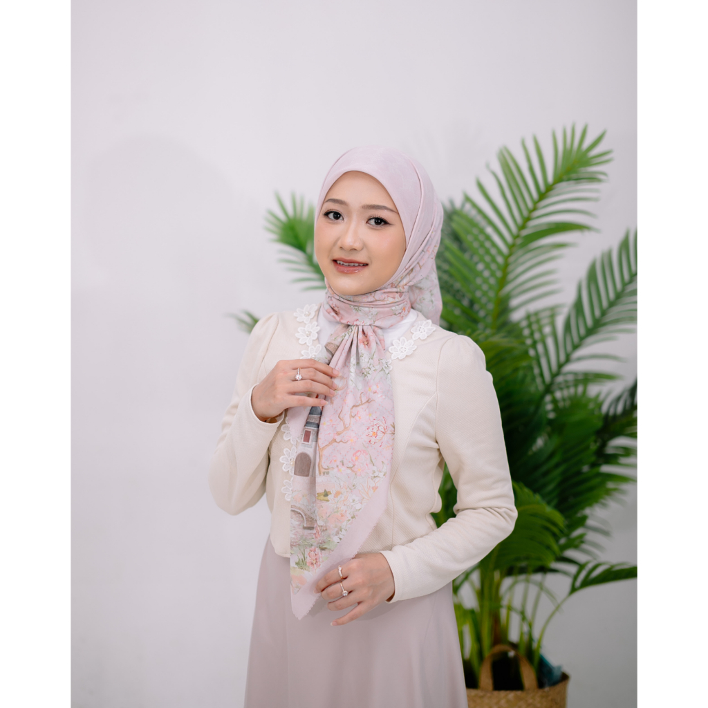 Cananga - CkS Series Voile Premium Orien Bloom Square in Pink Hijab Printing