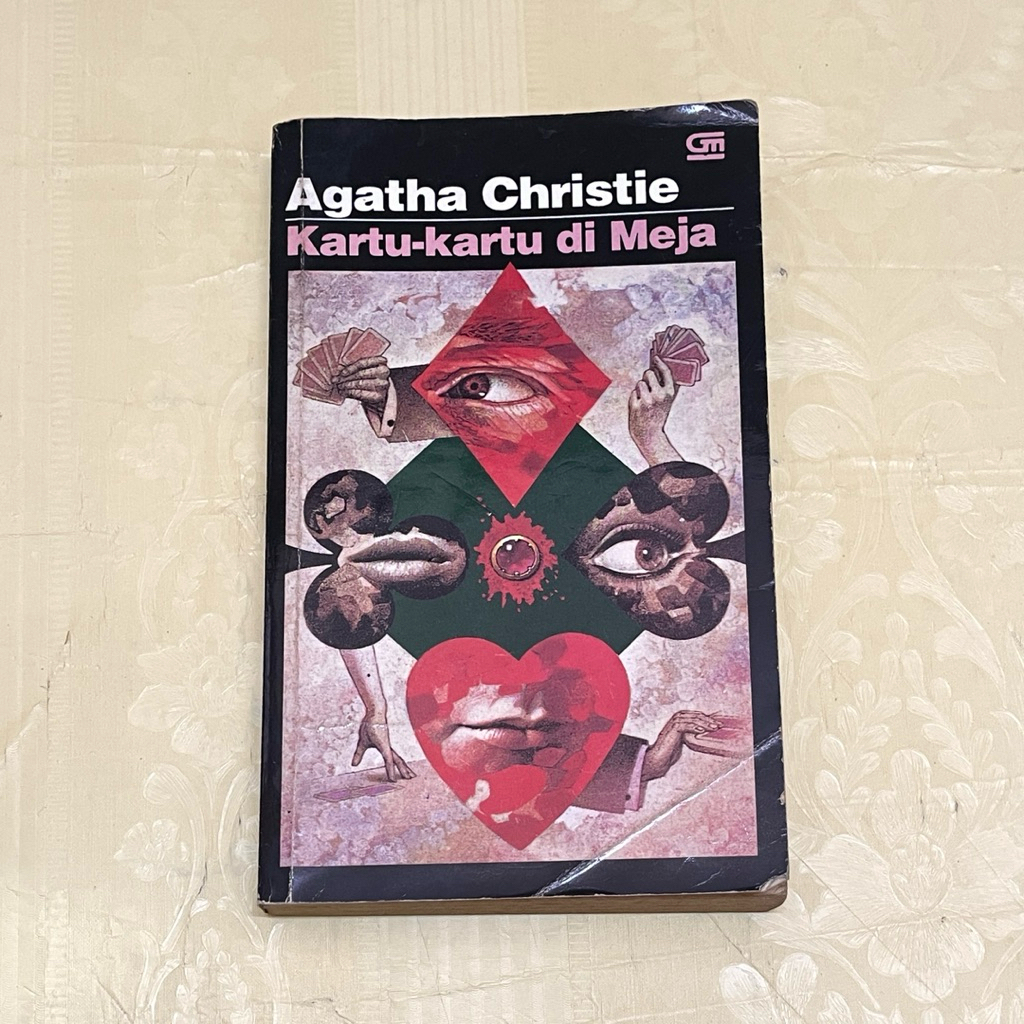 Novel KARTU KARTU DI MEJA oleh AGATHA CHRISTIE