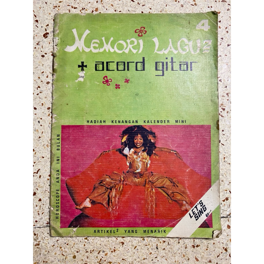 BUKU MEMORI LAGU LAGU PLUS CORD GITAR