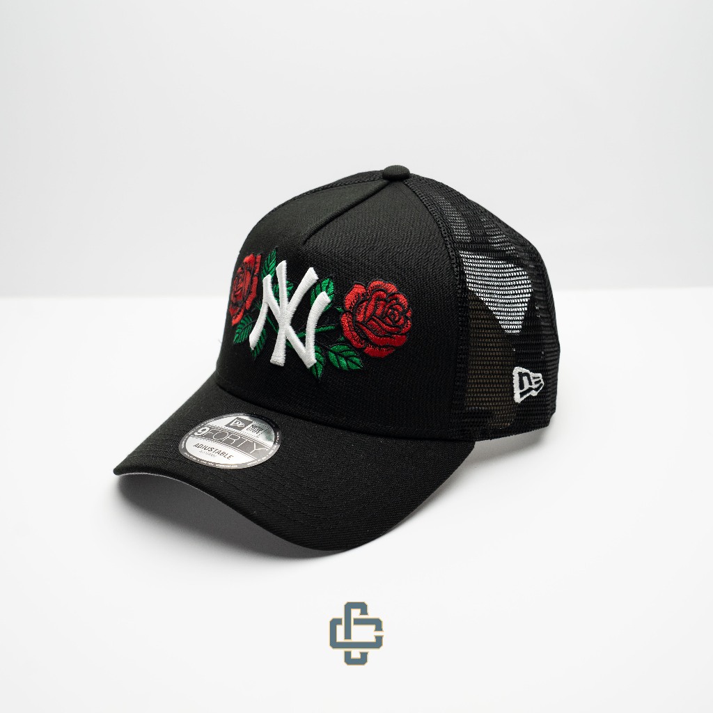 TOPI NEW ERA ORIGINAL TRUCKER 940 A FRAME NEW YORK YANKEES ROSES LOGO BLACK