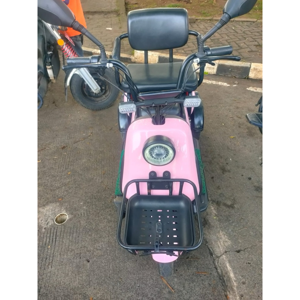 PRELOVED SEPEDA LISTRIK RODA 3 Uwinnfly