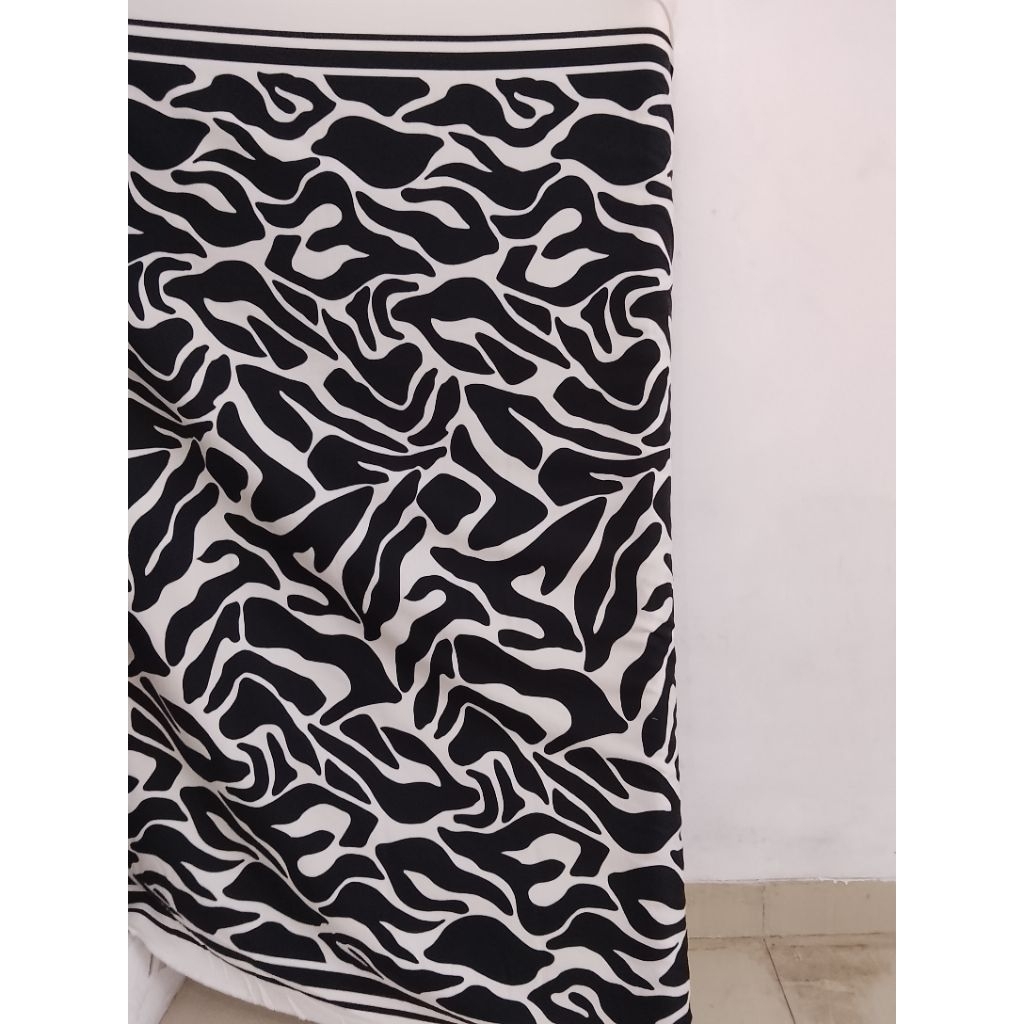 Kain Shakila printing abstrak PERMETER