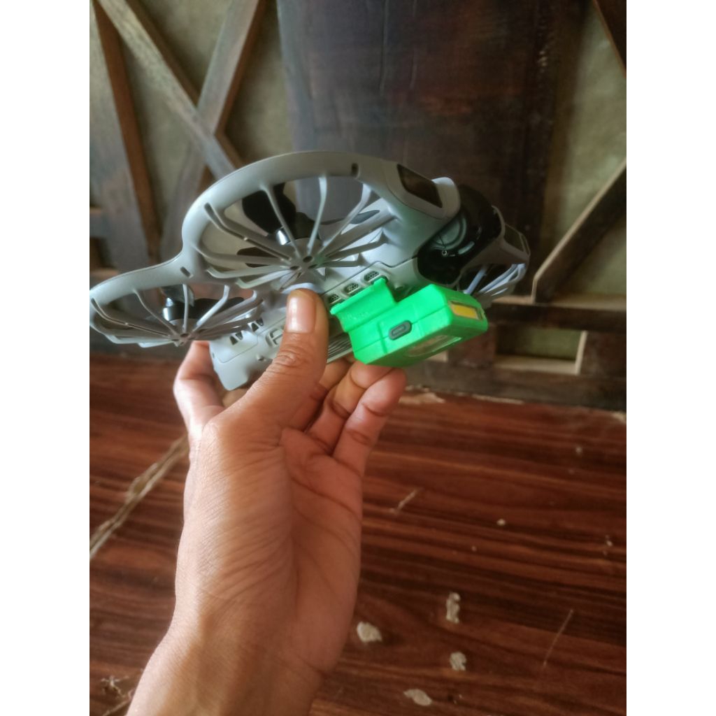 Lampu dji neo 2/Monting lampu Dji neo 2