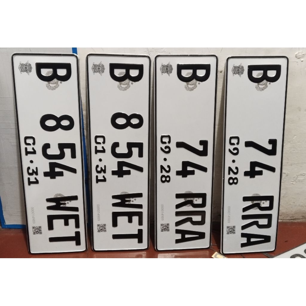PLAT MOBIL REFLEKTIF BARCODE