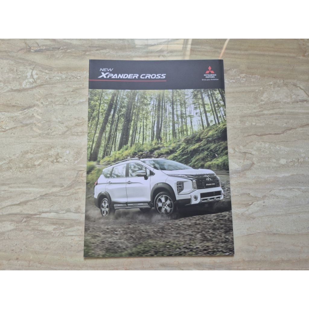brosur katalog mobil mitsubishi xpander cross 2021 leaflet