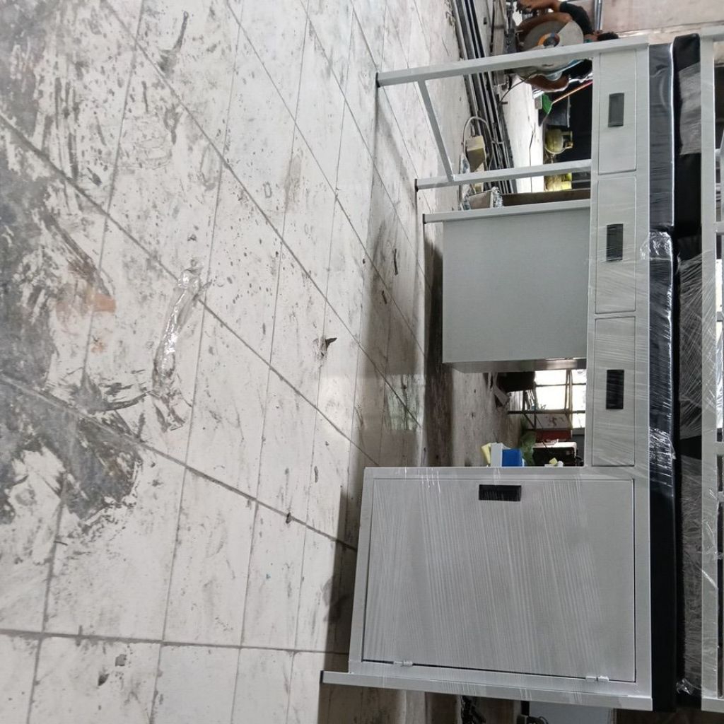 meja periksa 3 laci + loker