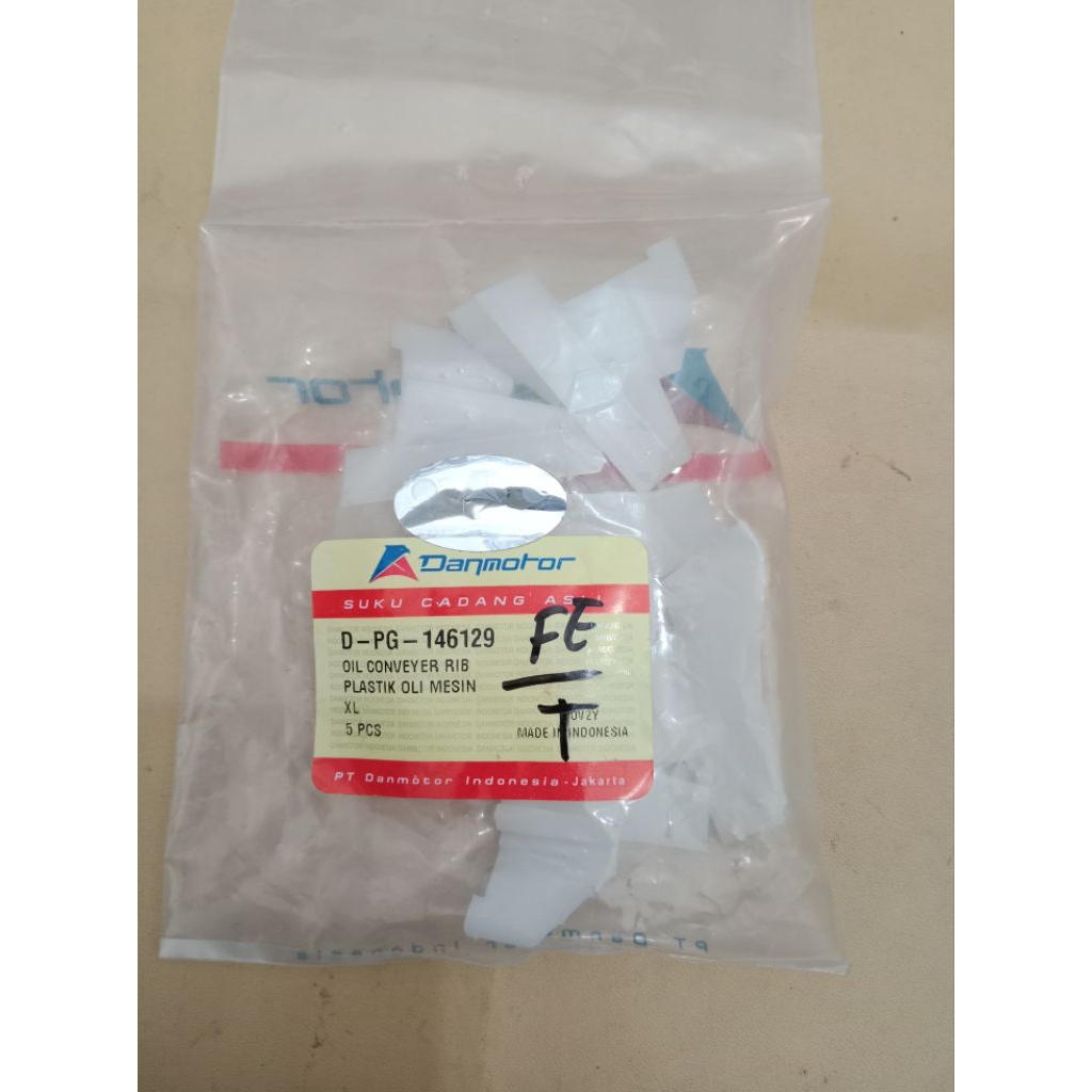 PLASTIK OLI MESIN VESPA EXCEL MEREK DANMOTOR