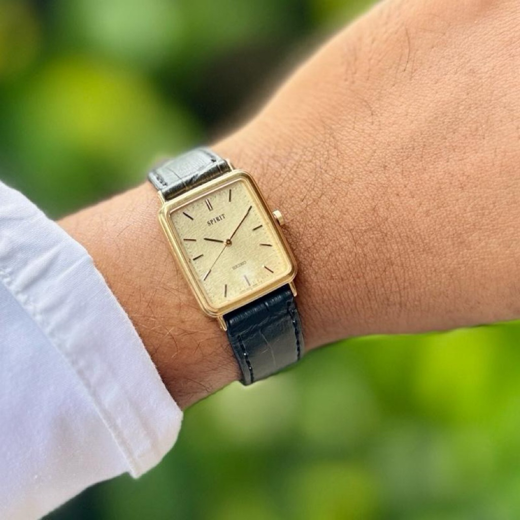 Jam tangan Seiko Tank spirit gold textured dial langka. Seiko Tank Spirit Gold Textured Dial rare wa