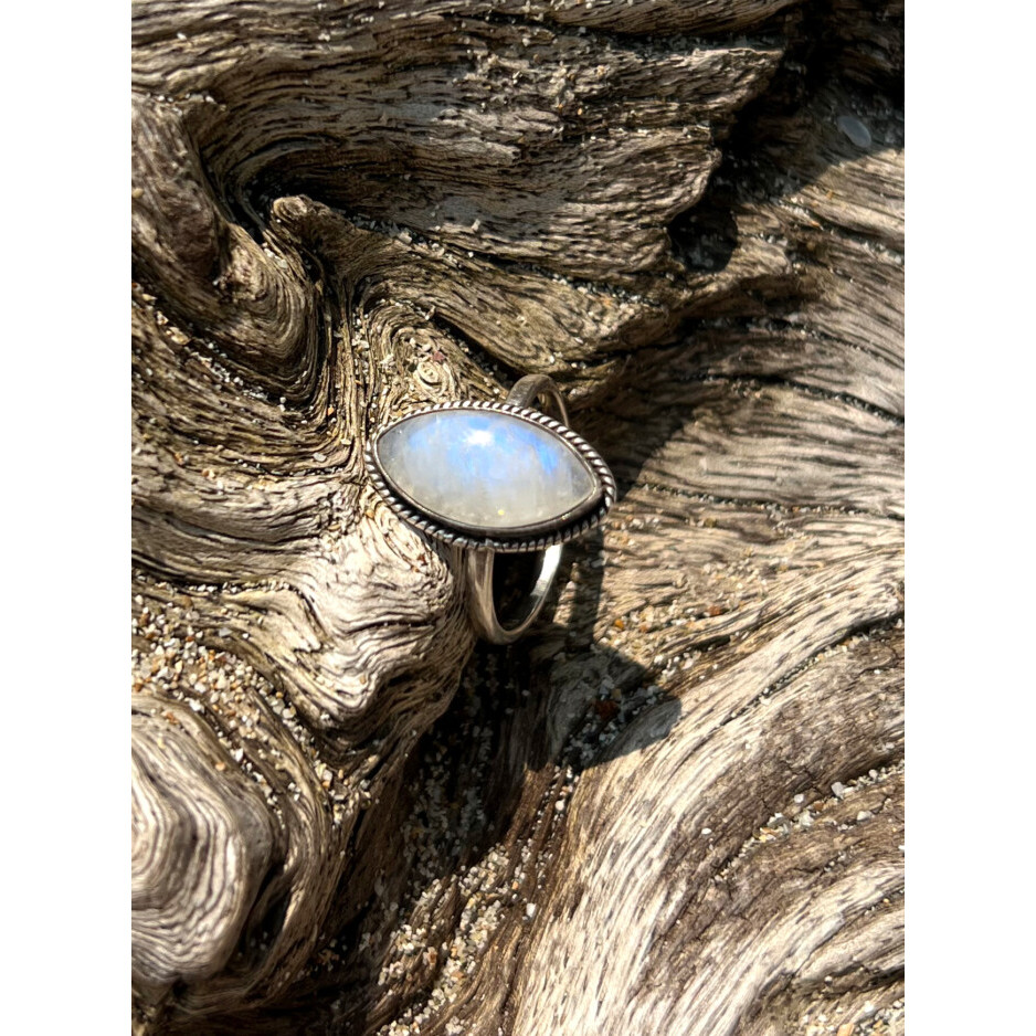 Cincin Perak 925 Batu Marquise Moonstone Asli Over the Rainbow Marquise Ring - Frieda Moon