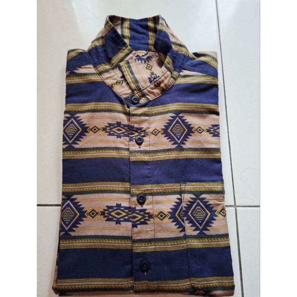 KEMEJA  Eiger ORIGINAL BEKAS SIZE L MASIH BAGUS JARANG DI PAKAI