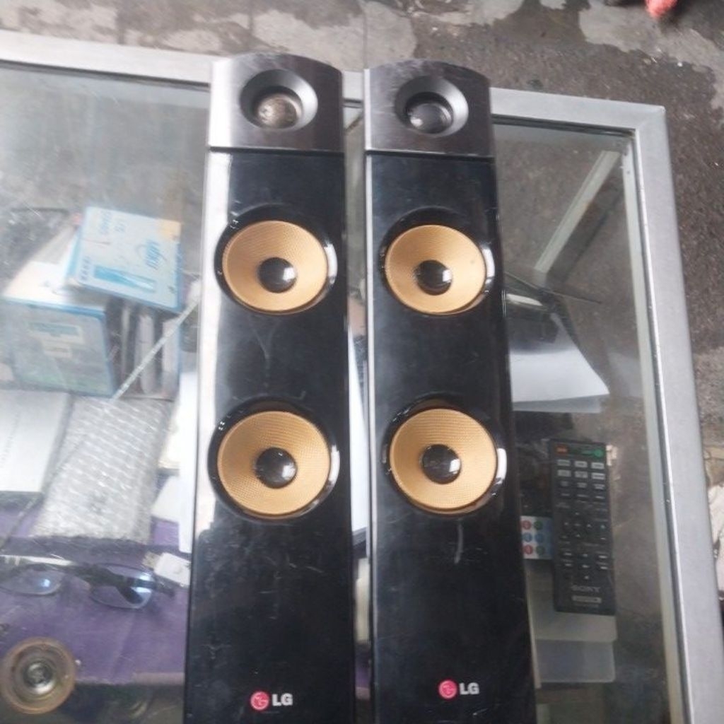 Speaker pasif tower/dinding LG