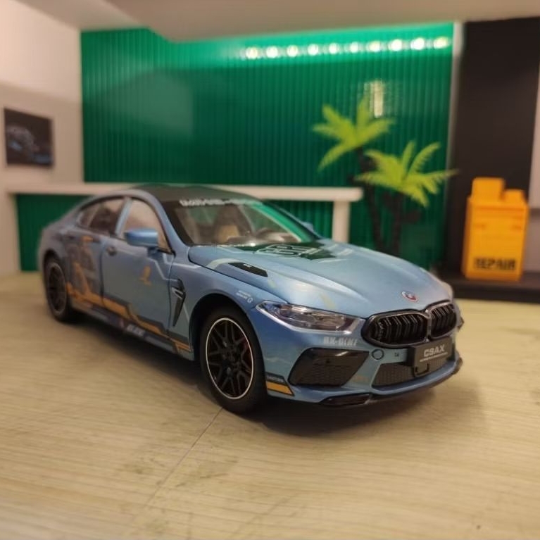 Diecast 1:24 Miniatur mobil Bmw M8 Brand Che Zhi