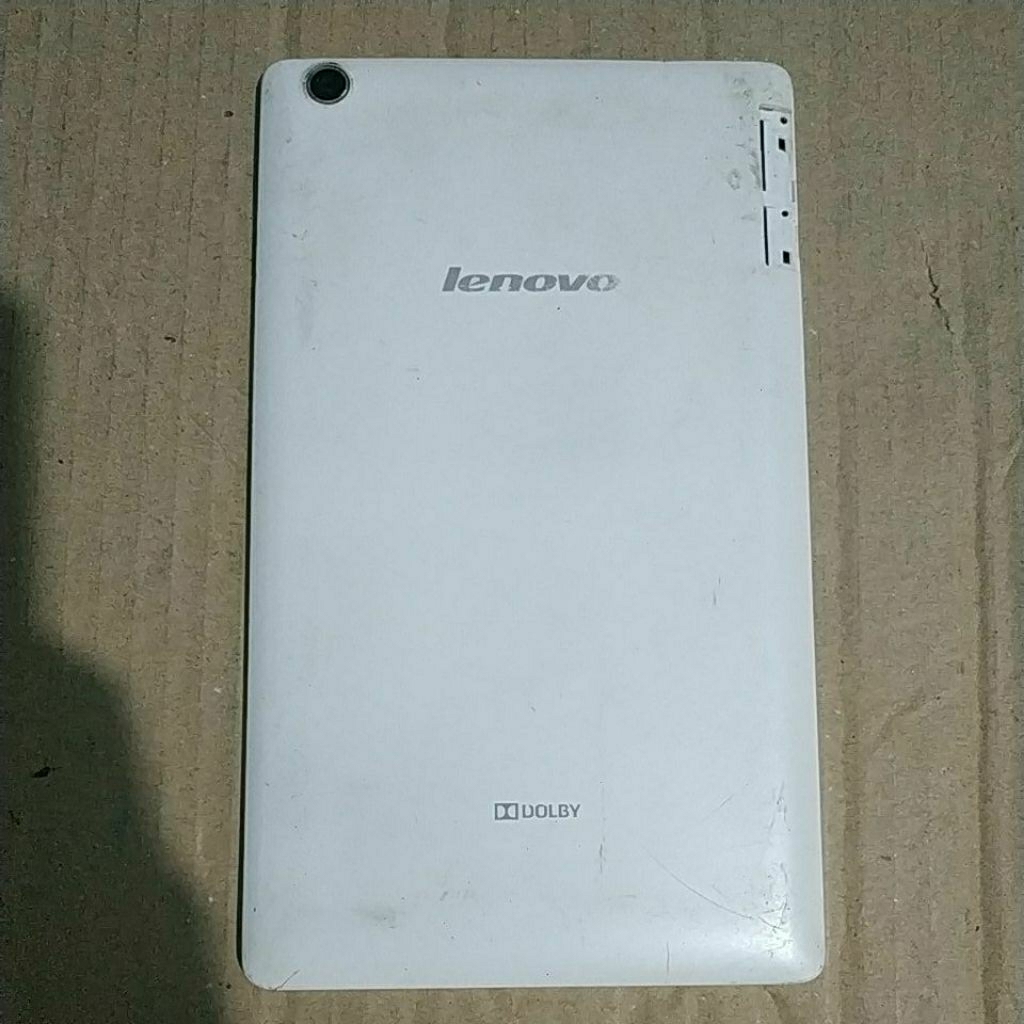 Backdoor bekas Lenovo Tab 2 A8 Tombol komplit ada bagian yang pecah seperti difoto