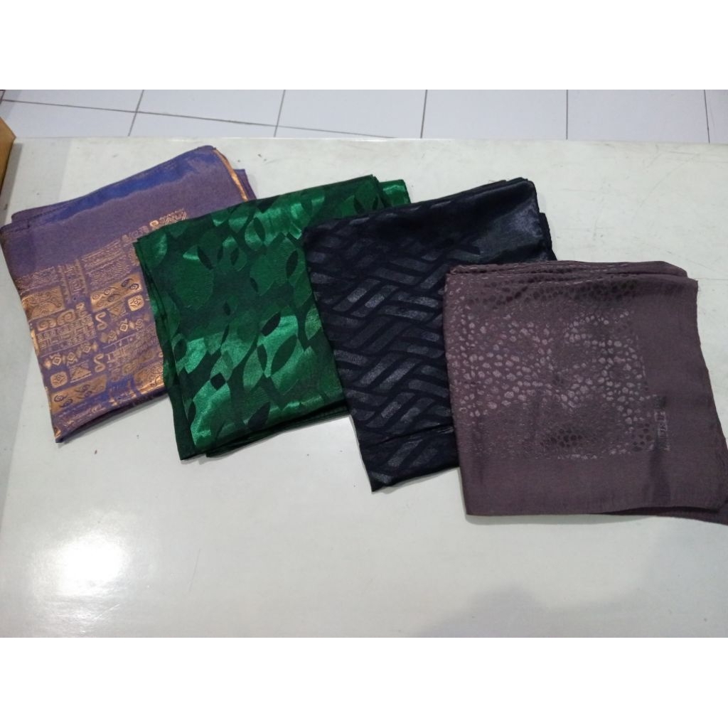 Elshanum Butik - Hijab polos satin