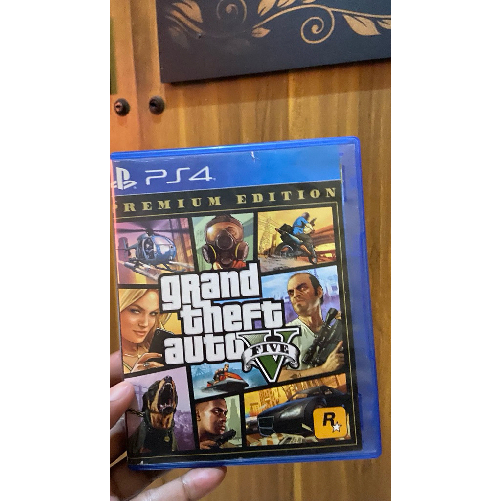 GTA V Premium Kaset PS 4 BD