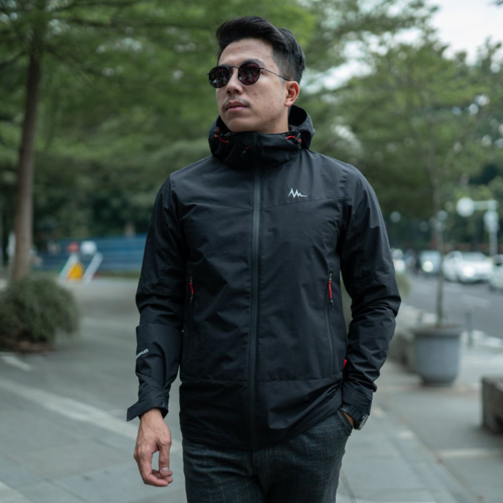 jaket gunung gorpcore pria bahan waterproof mountaingeer sensorium series - jaket hiking waterproof 