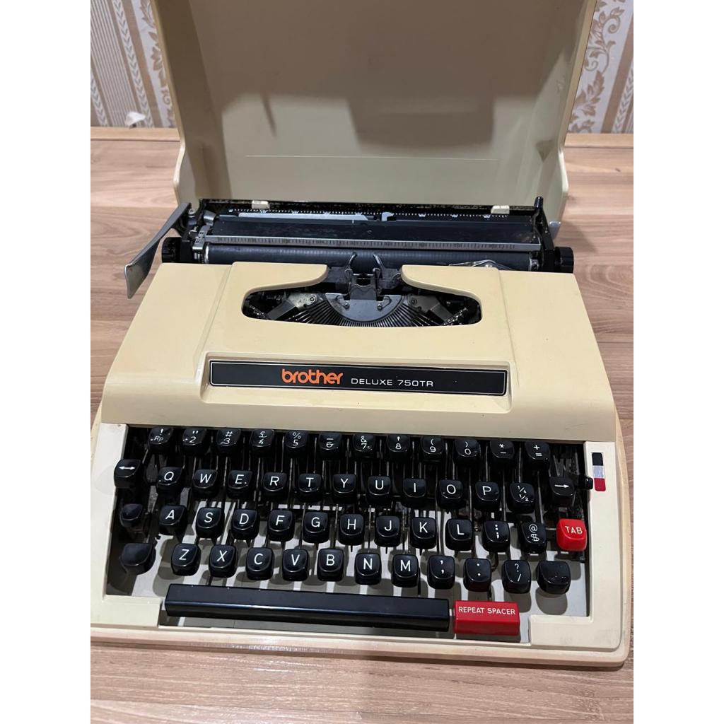 BEKAS mesin tik brother deluxe 750 TR japan original tanpa pita produk lama
