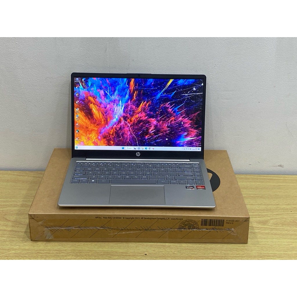 Laptop HP 14-em0xxx Prcessor AMD Ryzen 3 7320U