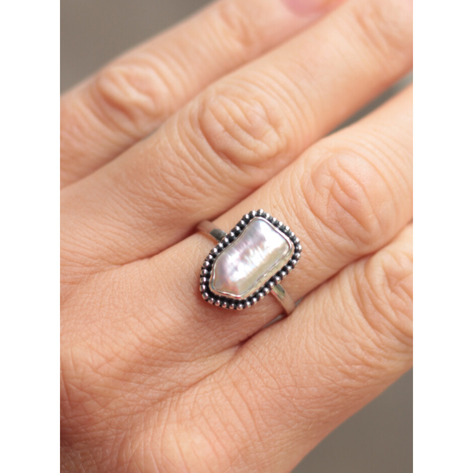 Cincin Perak 925 Mutiara/Mother of Pearl Peach Mermaid in Love Bali - Frieda Moon