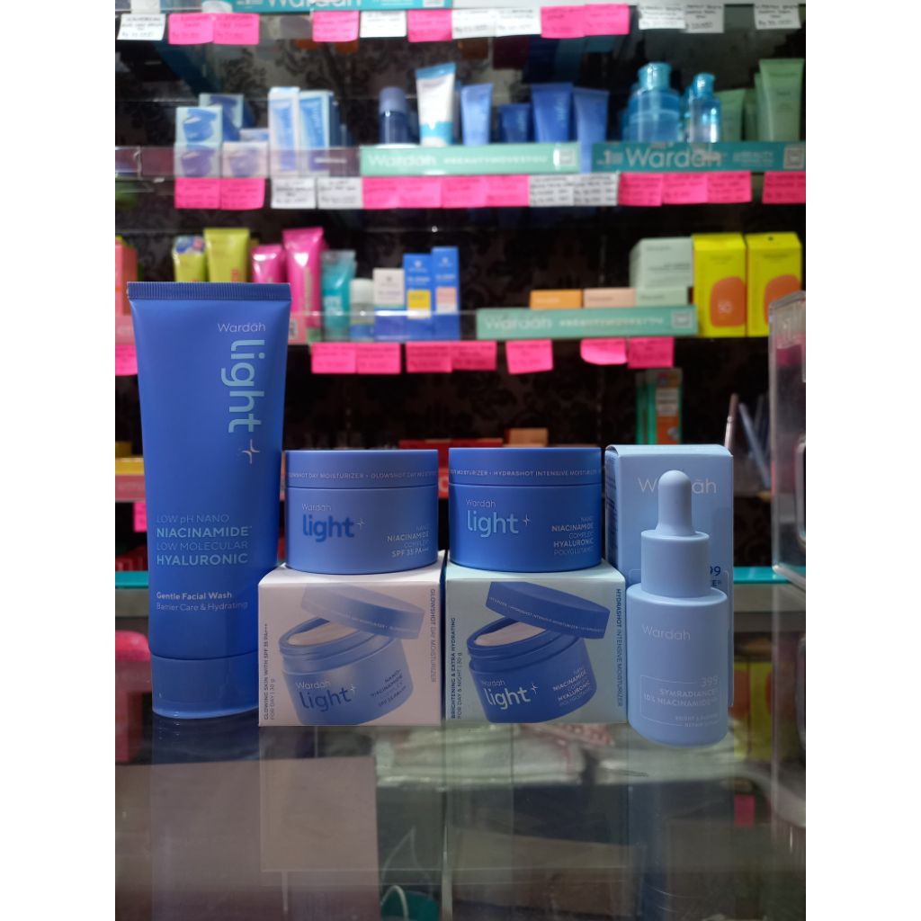 paket Wardah lightening 4item besar krim siang malam facial wash serum15ml