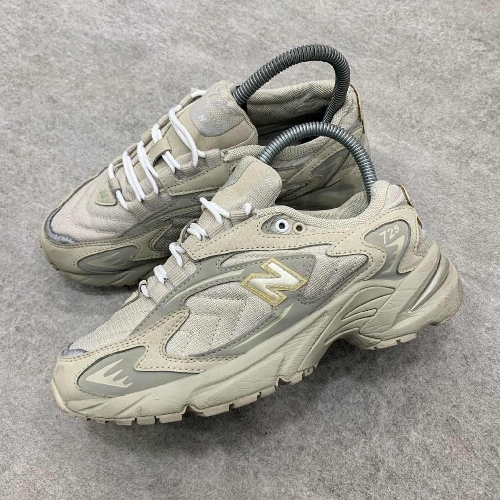 New Balance 725