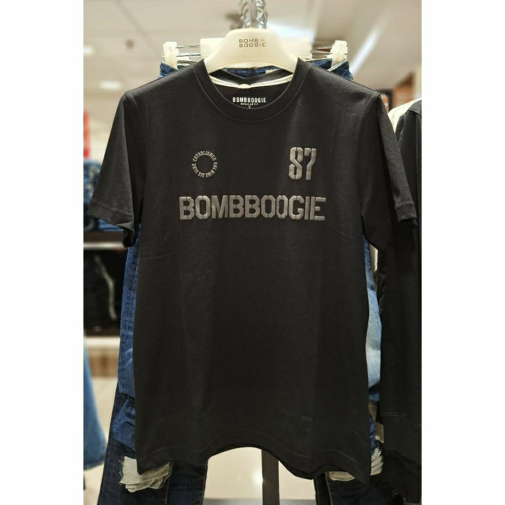 BOMBBOOGIE - Kaos Bombboogie Warna Hitam Bombboogie Original