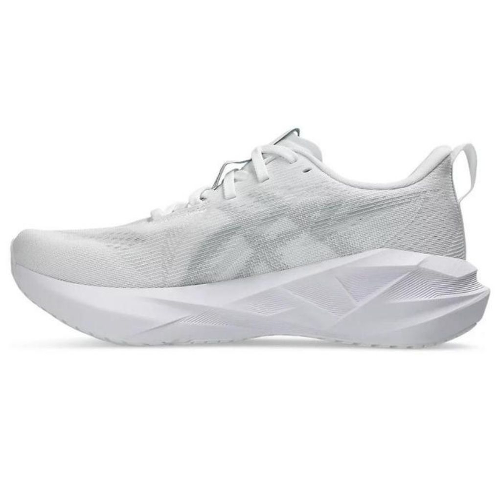 SEPATU RUNNING ASICS NOVABLAST 5 WHITE OUTDOOR _37