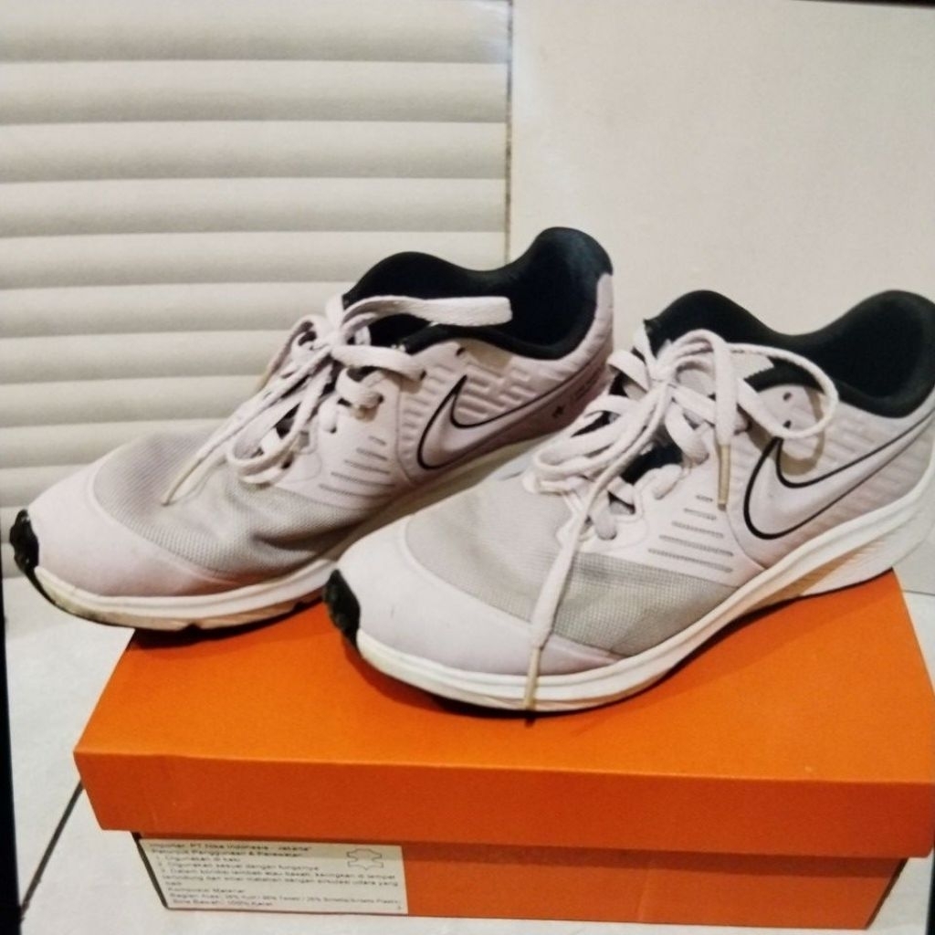 Sneakers wanita nike running women