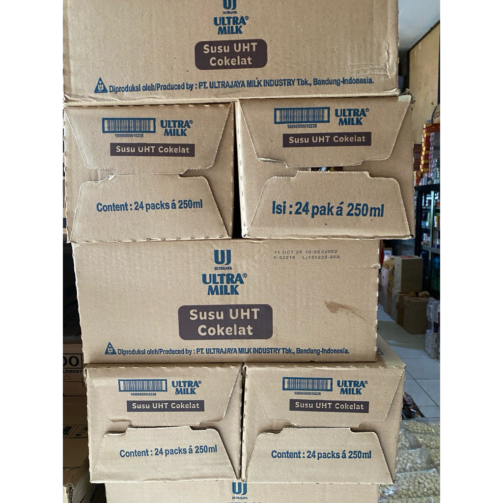 Susu Ultra Milk 250ml - Isi 24 Pcs Cokelat / Strawberry / Putih - Susu UHT