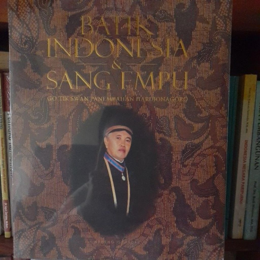 ORIGINAL BATIK INDONESIA & SANG EMPU GO TIK SWAN PANEMBAHAN HARDJONAGORO