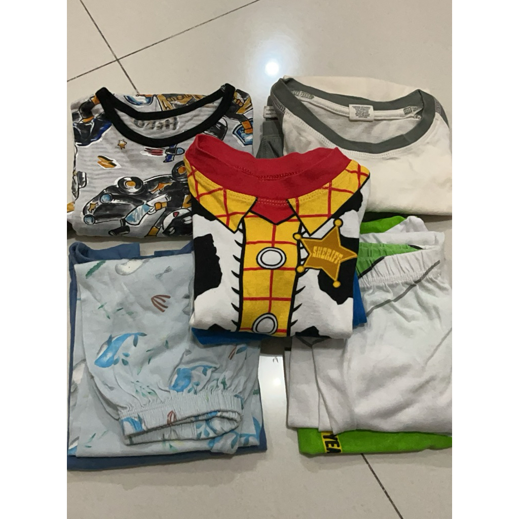 PRELOVED SETELAN BAJU TIDUR ANAK LAKI LAKI