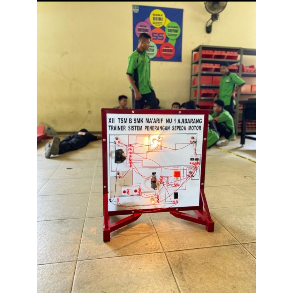 trainer sistem penerangan sepeda motor