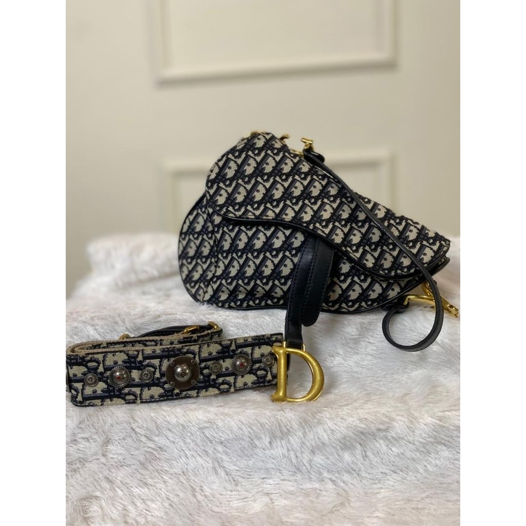 Tas Wanita Christian Dior