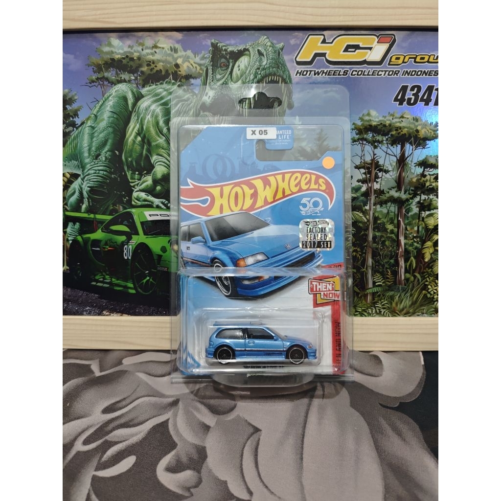 Hot Wheels '90 Honda Civic EF berwarna biru Kmart