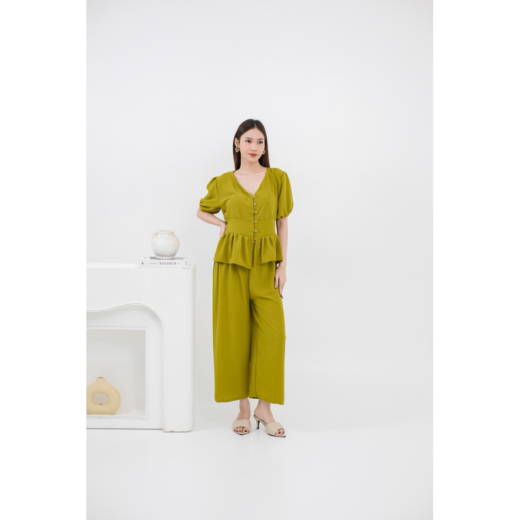 Satu Set Airflow Crinkle Premium Wanita Masa Kini Motif Polos Kancing Ukuran Ld 100cm Bb 65kg Banyak