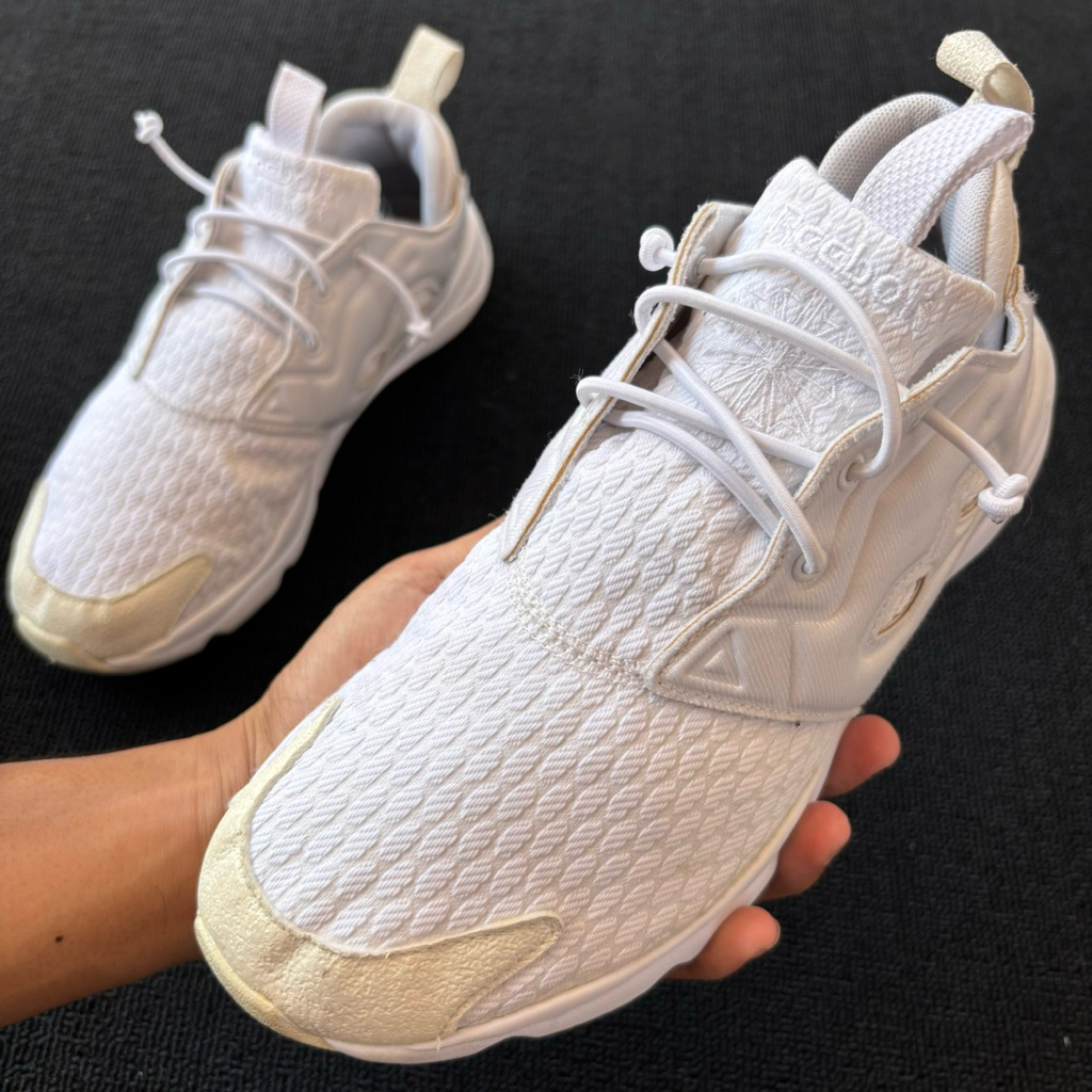 sepatu REEBOK FURYLITE Ukuran 39 Insole 25cm