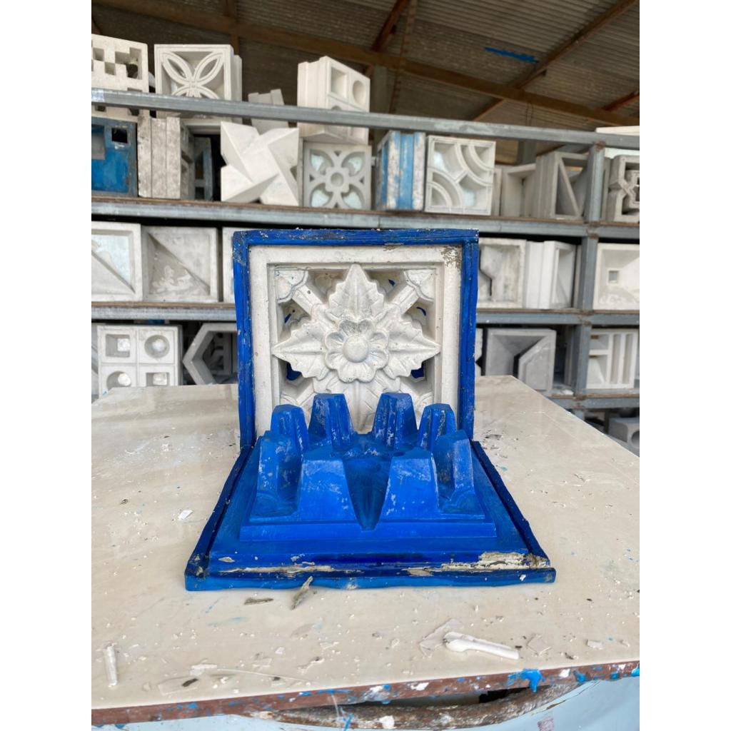 Cetakan Loster Beton Motif Bunga Wajik Ukuran 20x20 tebal 10cm