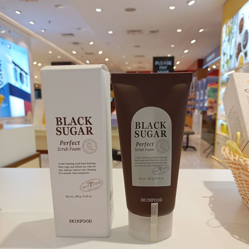 SKINFOOD BLACK SUGAR PERFECT SCRUB FOAM