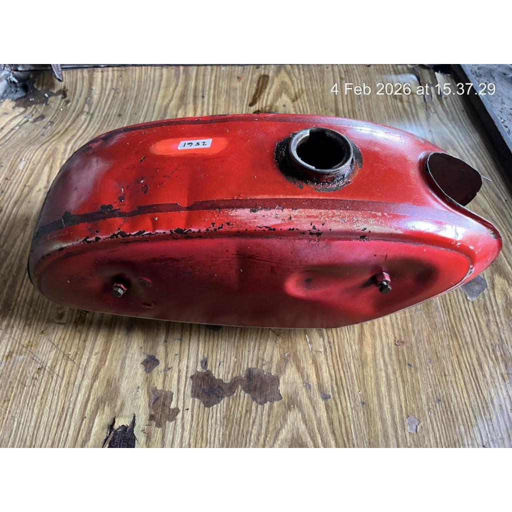 tangki tengki motor yamaha l2g original / 2561