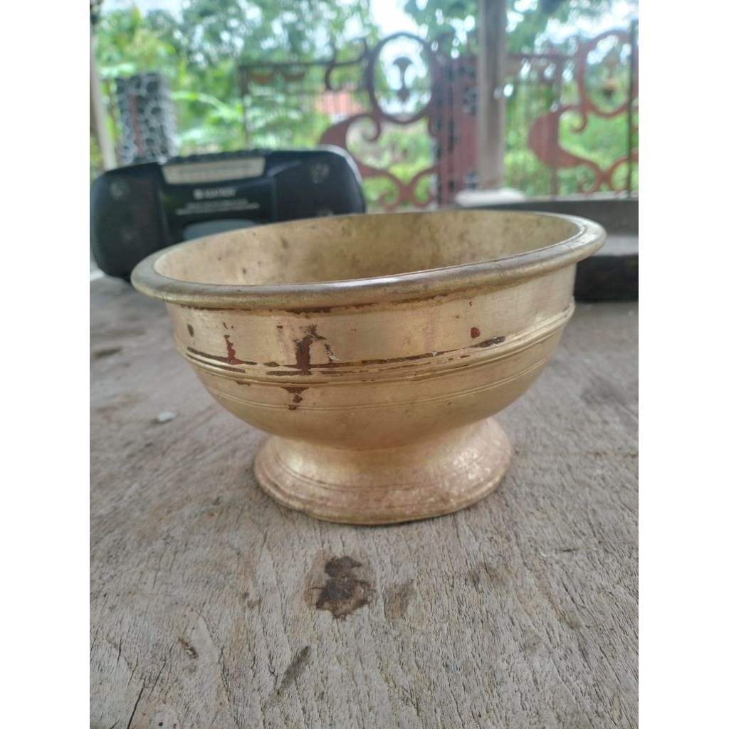 Bokor Kuningan lawas