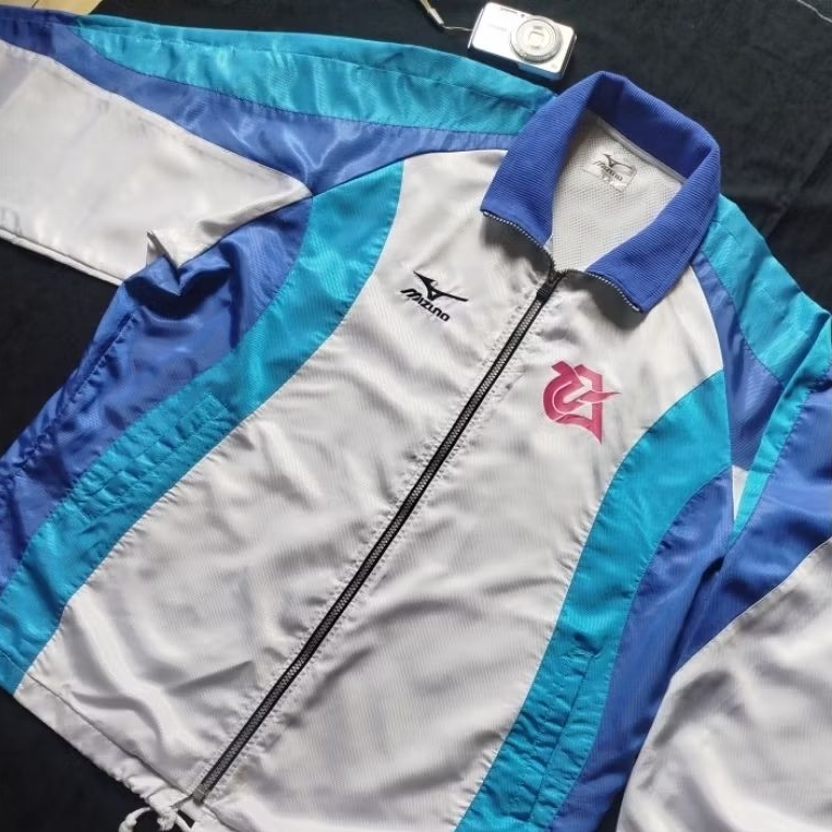 jaket windbreaker mizuno