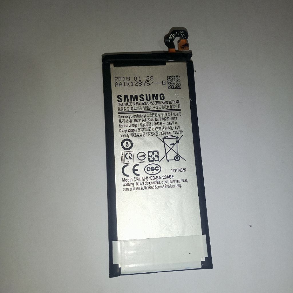 Baterai Samsung Galaxy J7 Pro