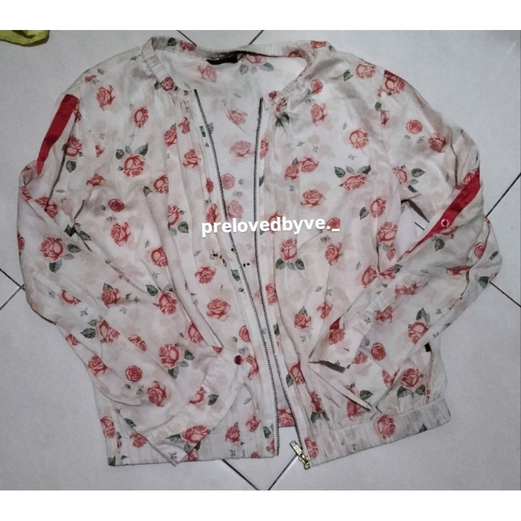 dust jaket flowers