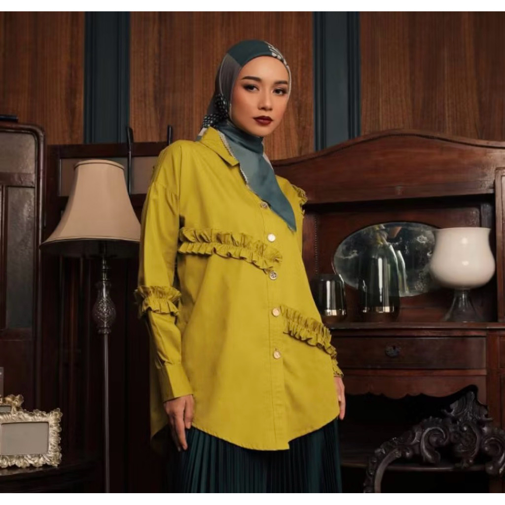 Preloved Gyura Blouse Zaskia Sungkar