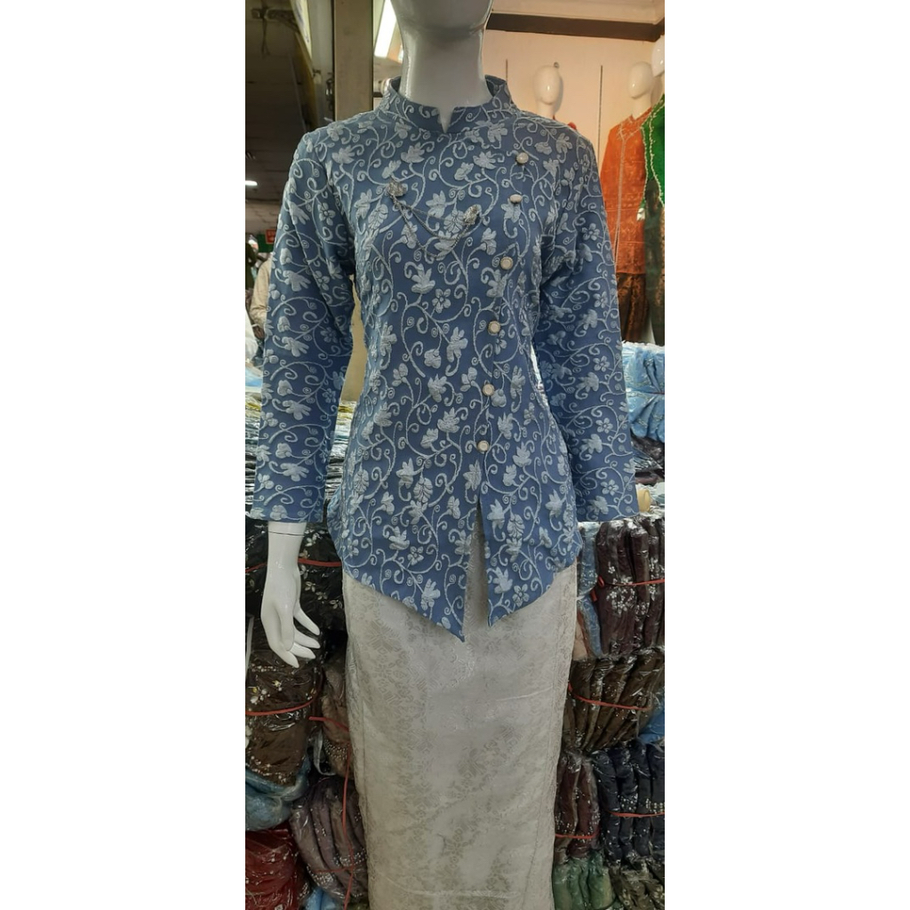 kebaya modern motif bunga timbul kancing hias / kebaya wisuda / kebaya pesta