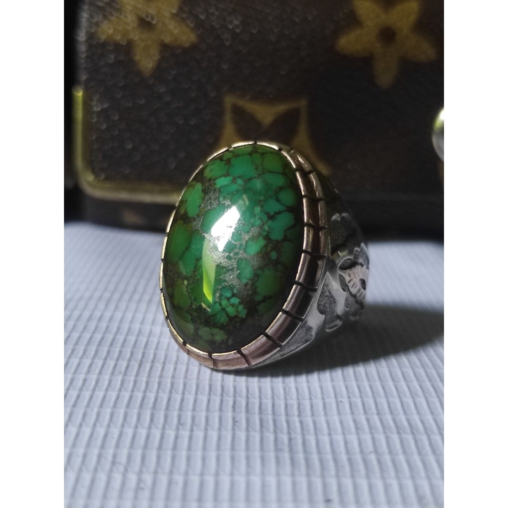 Batu pirus hubei hijau lawasan