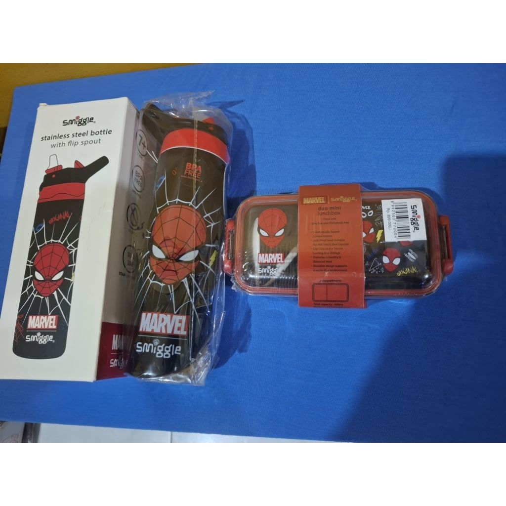 Set Lunch Box & Tumbler Smiggle x Spiderman