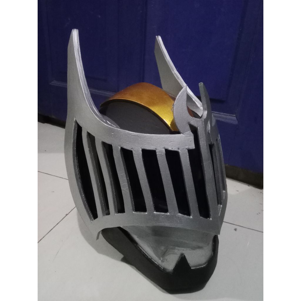 Helm kamen rider Knight